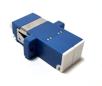 Adaptateur fibre optique LC/UPC vers LC/UPC monomode duplex avec obturateur interne et bride