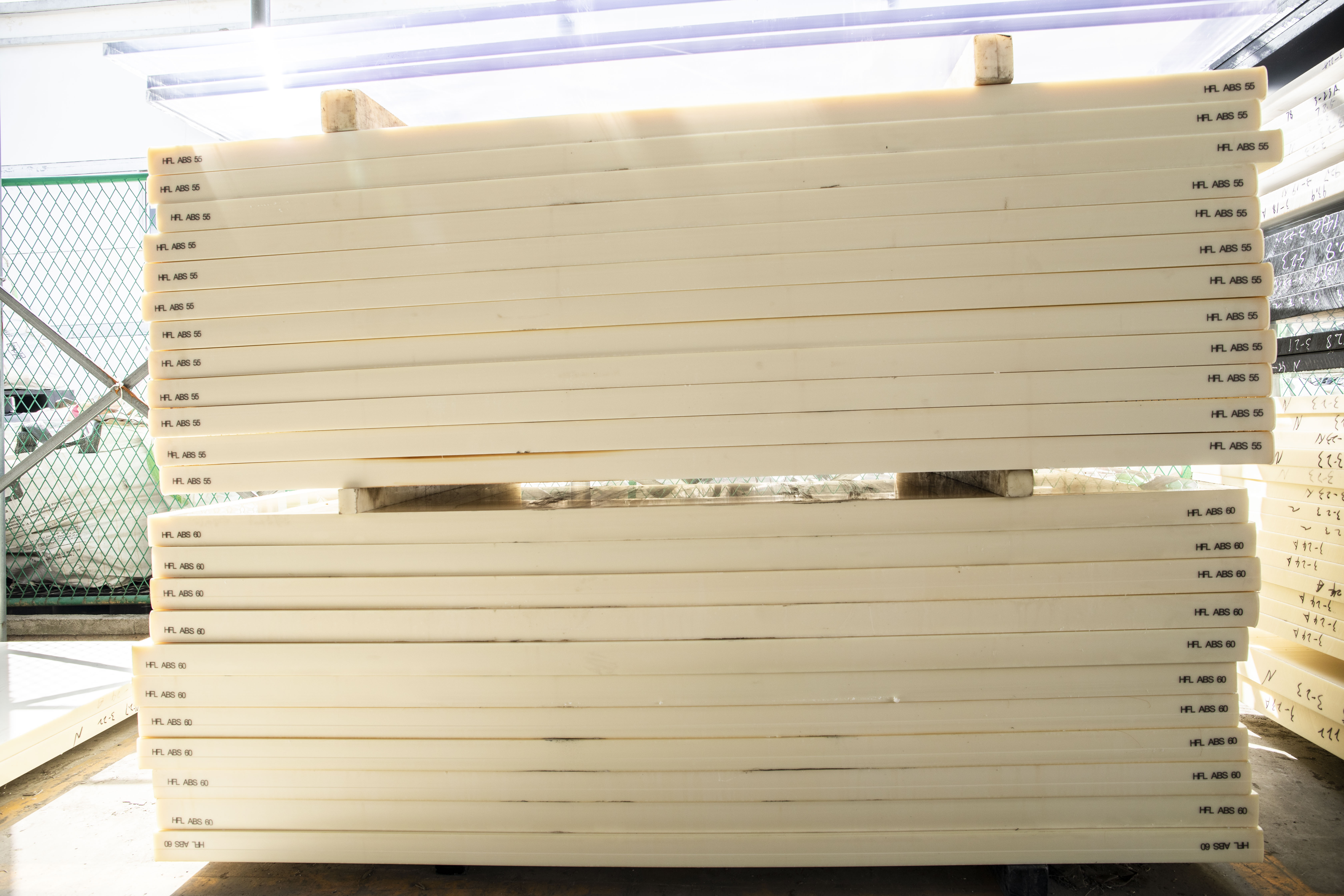 เบจ/ธรรมชาติ