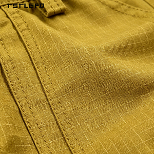 Custom Men's Grid Pattern Cargo Shorts Relaxed Fit Polyester Blend Outdoor Utility Shorts - Product Image 5