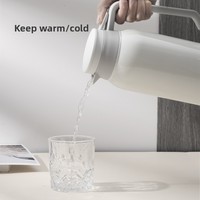 Bouteille isotherme sous vide en acier inoxydable 304 grande capacité pour la maison, isolation thermique de 6 à 12 heures, design moderne, vente en gros