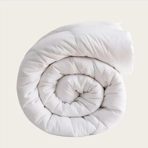 لحاف لحاف فندقي من القطن المرقعة بمادة ميكروفايبر مبطنة بألياف البوليستر - Product Image 1