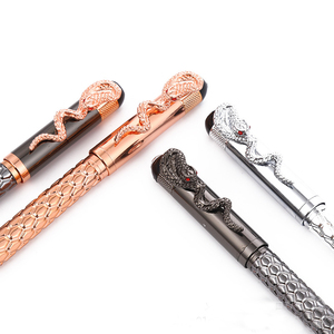 ปากกาลูกลื่นลายงู รุ่น Fortunate Snakeskin Diamond พร้อมคลิปหนีบรูปทรงงู ลาย Boa Constrictor ตา<span class=keywords><strong>สี</strong></span>คอรัล พร้อมโลโก้พิมพ์ - Product Image 3
