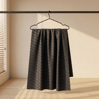 Tissu en peau de pêche tissé sergé avec revêtement en PU imperméable et coupe-vent 100% polyester poids moyen pour manteaux d'extérieur