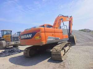 รถขุด Doosan DX220 มือสอง ปี 2023 สภาพ 90% คุณภาพดี คุ้มค่า เหมาะสำหรับงานดินและงานก่อสร้าง พร้อมมอเตอร์และเกียร์ - Product Image 2
