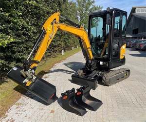Miniexcavadora Sany SY18C de 1.8 Toneladas, Excavadora Compacta con Motor Yanmar, Orugas Retráctiles, Sistema Hidráulico Auxiliar, Microexcavadora Lista para Exportación - Product Image 3