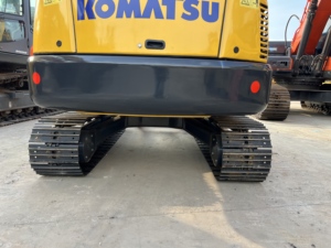 Mini-excavatrice sur chenilles compacte Komatsu PC56 de 5,6 tonnes, certifiée CE EPA, idéale pour les chantiers de construction - Product Image 4