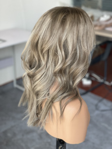 Peluca grande de encaje de pelo europeo de grado 12a de Instock, peluca con flecos frontales de encaje HD de color rubio ceniciento con forro de seda para mujer - Product Image 3