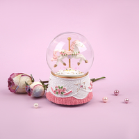 Carrousel rotatif artisanal en résine écologique peint à la main, boule de cristal musicale, globe à neige, boîte à musique, objet décoratif, cadeau