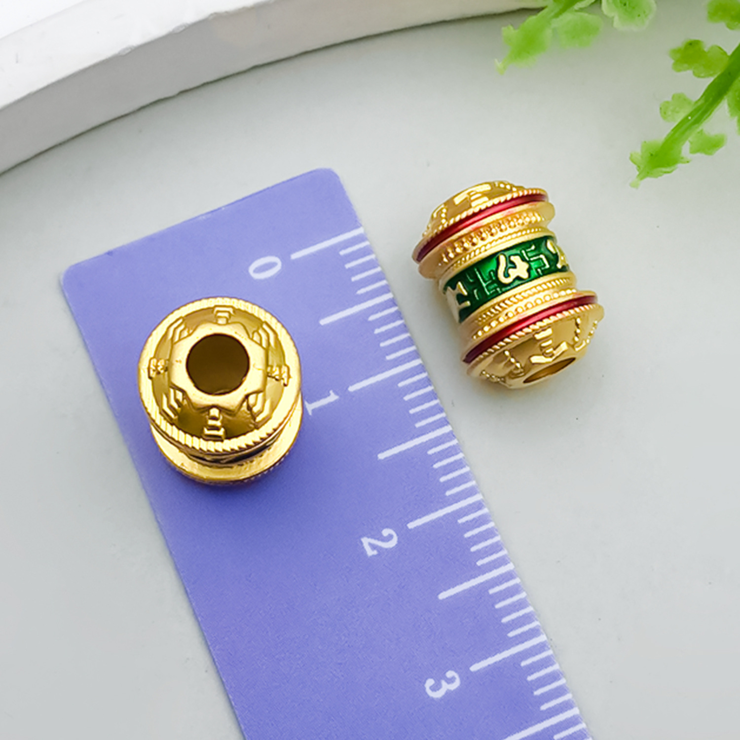 Gold Green 13x10mm Hole 4mm 3.4g-22565