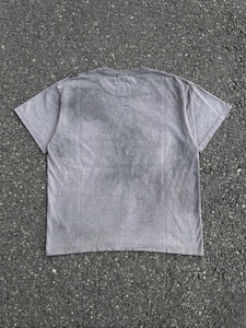 เสื้อยืดพิมพ์ลายโลโก้สีเทาแบบกำหนดเอง เสื้อยืดคอกลมแขนสั้นลำลองสำหรับผู้ชาย ผ้าเจอร์ซีย์คอตตอน ทรงปกติ ดีไซน์ตัวอักษรด้านหน้า - Product Image 3