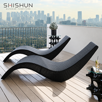 Chaise longue de plage en rotin moderne de luxe pour l'extérieur, idéale pour le bord de la piscine, la terrasse, le jardin, le balcon, la villa, le resort, pour se détendre au soleil