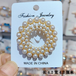 Spilla a farfalla in lega 5,3 cm x 4,0 cm con decorazioni di perle e cristalli, accessorio moda per abbigliamento - Product Image 4