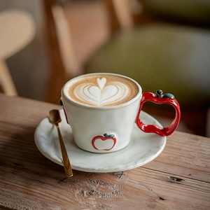 Juego de Tazas de Café de Cerámica con Forma de Manzana en Color Blanco Crema, Estilo Nórdico, para Regalo Navideño y Cafetería en Casa, Marca BAMBUS - Product Image 3