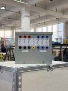 Transformadores <span class=keywords><strong>de</strong></span> <span class=keywords><strong>3</strong></span> Fases para Laboratorio Educativo Escolar, Transformador Personalizado para Enseñanza con Conectores Terminales - Product Image 2