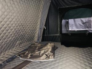 Tente de toit à coque latérale ouverte en aluminium dur OEM RTS pour route, camping, camion, garage et abri design pliable - Product Image 3