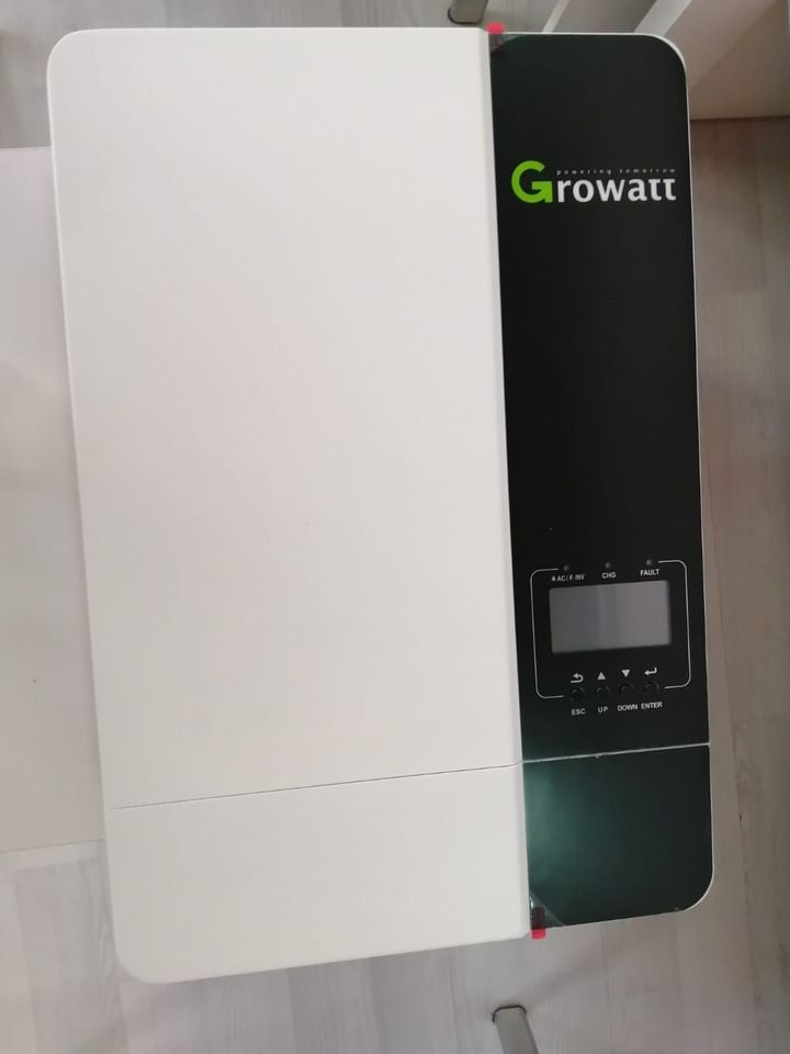 5000ES SPF 5000 ES PV Solar Hybrid Inverter Off Grid Monocrystalline Silicon 3500w 5000w