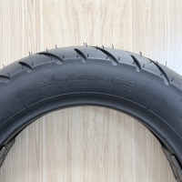 Pneus de moto tubeless 120/90-10 avec diverses configurations de bande de roulement, en caoutchouc naturel, nouvelle production chinoise, prix bas
