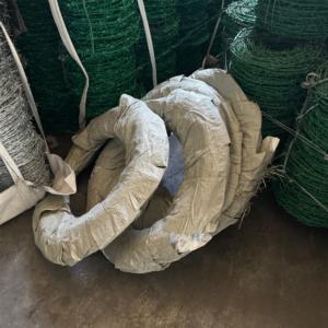 Instalación de <span class=keywords><strong>alambre</strong></span> de púas de acero inoxidable de seguridad, <span class=keywords><strong>alambre</strong></span> de púas de dos hebras, <span class=keywords><strong>alambre</strong></span> de púas galvanizado Circular para cercado - Product Image 5