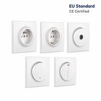 Production à grande échelle de prises murales européennes PHIDIAS 10A 250V, développement rapide de moules pour les grands acheteurs, 4 prises