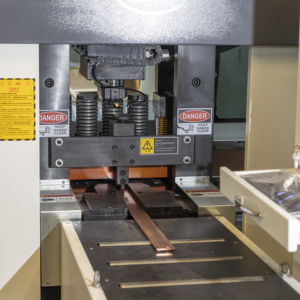 Đa trục lỗ tròn và lỗ hình chữ nhật đồng nhôm thanh cái CNC busbar đấm máy cắt tự động busbar máy - Product Image 4