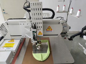 Máquina de coser automática overlock computarizada para gorros de punto, ropa de protección, esponjas de limpieza, toallitas de baño, con motor de cama plana individual - Product Image 2