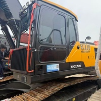 Excavatrice sur chenilles d'occasion VOLVO EC220, configuration complète d'origine, entretien optimal, fonctionnement fluide, économique, pour travaux municipaux