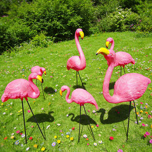 ประติมากรรมนกสีชมพูสวยงาม ดีไซน์ทันสมัย พร้อมขา PE ปรับระดับได้ ใช้ตกแต่งสวนหรือเป็นเหยื่อล่อสัตว์ป่ากลางแจ้ง - Product Image 3