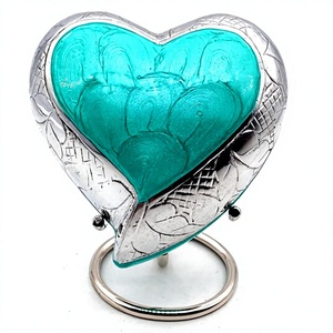 Urna Funeraria en Forma de Corazón Verde con Diseño de Hojas Doradas para Cenizas de Adultos, Urna Conmemorativa con Soporte Metálico - Product Image 6