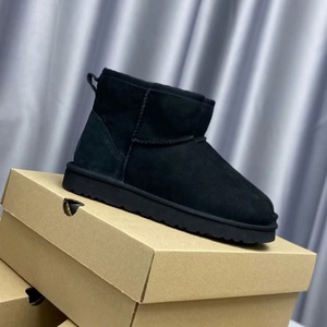 Bottes de neige d'hiver pour hommes et femmes, doublure intérieure épaisse, chaussures décontractées à semelle épaisse et chaude, semelles en caoutchouc antidérapantes, bottes en cuir - Product Image 2