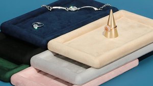 Vassoio <span class=keywords><strong>di</strong></span> visualizzazione <span class=keywords><strong>di</strong></span> gioielli in velluto impilabile con Logo personalizzato per mostrare anelli e collane nei <span class=keywords><strong>negozi</strong></span> <span class=keywords><strong>di</strong></span> gioielli - Product Image 4