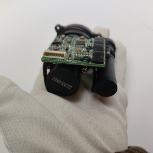 UAV Pod mesurant 1535nm capteur laser longue portée 9 <span class=keywords><strong>Km</strong></span> RS422 9000m Module de capteur Pir longue <span class=keywords><strong>distance</strong></span> pour longue <span class=keywords><strong>distance</strong></span> - Product Image 6