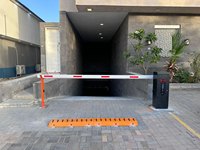 Barrière de parking ZENTO à bras droit avec télécommande automatique et lumière d'avertissement LED pour la sécurité des véhicules
