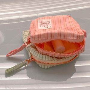 Bolsa de Maquillaje de Viaje Mini Personalizada con Diseño de Rayas Verticales, Bolsa Cosmética Portátil y Linda con Cierre - Product Image 2