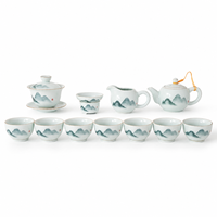 Service à thé en porcelaine chinoise Green Mountain de 13 pièces, théière Gaiwan, pichet à thé et tasses, bordure dorée, paysage peint à la main, coffret cadeau