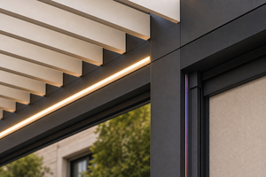 Pérgola retráctil motorizada RKOVE RK-S4, vista panorámica, resistente al viento y la lluvia, luz LED ambiental con pantalla de privacidad - Product Image 2