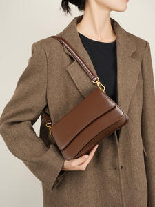 Mini cuir rabat bandoulière sacs à bandoulière <span class=keywords><strong>pour</strong></span> femmes 2025 marque de luxe Design sac à main Simple sac à bandoulière sacs à main bonbons Portable - Product Image 4