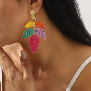 2025 fabricante al por mayor de alta calidad exquisitos pendientes grandes para mujer joyería 2025 pendientes hawaianos en forma de hoja - Product Image 4