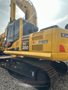 Excavadora hidráulica de orugas Komatsu PC200 usada, Tipo mediano-grande de 20 toneladas, marca confiable, condición estable disponible para inspección - Product Image 2