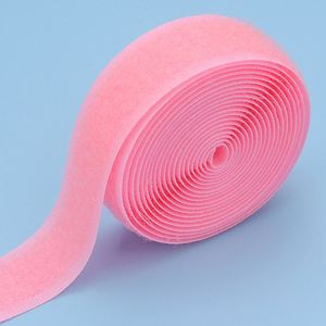 Rouleau de ruban adhésif en nylon rose à boucles auto-agrippantes 38mm 50mm 100mm Couleurs personnalisées professionnelles pour chaussures, équipements médicaux et sportifs - Product Image 2