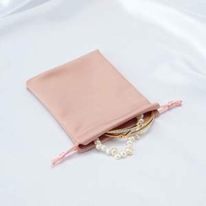 ถุงผ้าซาตินขนาด 13x18 ซม. พร้อมเชือกผูก ปักโลโก้ได้ตามต้องการ สำหรับใส่เครื่องประดับ ป้องกันฝุ่น - Product Image 4