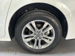 Toyota Sienna 2.5L Híbrida Edición Comfort Usada, Venta al por Mayor de Autos Usados de China - Product Image 5