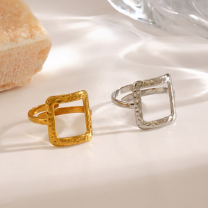 Cincin Hip Hop Berlapis Emas yang Dapat Disesuaikan, Tekstur Palu, Cincin Kotak Berongga, Perhiasan Fashion Minimalis yang Sedang Tren TGJZ1023 - Product Image 2