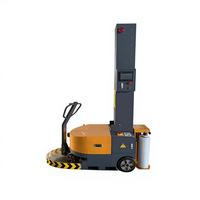 Machine d'emballage extensible automotrice capable d'emballer les marchandises en déplacement.