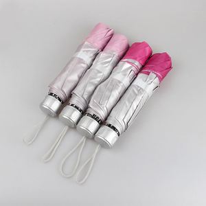 Parapluie de voyage promotionnel pliant manuel à 3 sections, avec revêtement UV argenté, 7 ou 8 baleines, personnalisable avec logo, prix de gros - Product Image 3