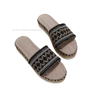 Popular <b>Cheap</b> Breathable Fabric Summer Slipper Woman Beach Comfort Home Slides Slippers - Product Image 4