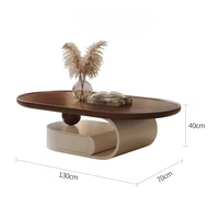 Table basse moderne et minimaliste en bois massif de noyer, design créatif, nouvelle collection, pour petit salon, style tendance.