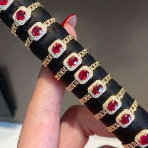 Anillo Cubano Xinfly de Oro Sólido de 18k con Rubí Color Sangre de Pichón de 0.39ct y Diamante de 0.1ct - Product Image 1