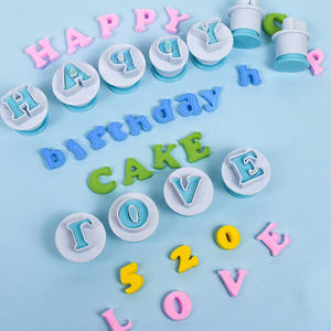 Oferta Especial: <span class=keywords><strong>Molde</strong></span> de Corte y Prensado de 26 Letras y Números para Fondant, Galletas y Bizcochos con Resorte, Herramientas para Decoración de Pasteles - Product Image 3