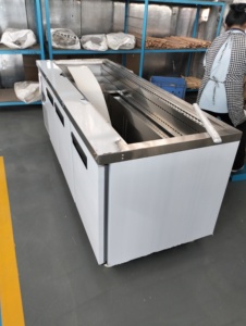 Refrigeratore <span class=keywords><strong>per</strong></span> <span class=keywords><strong>Pizza</strong></span> e Insalate in Acciaio Inox 304 <span class=keywords><strong>con</strong></span> Tagliere e Vano Refrigerato Inferiore - Product Image 6