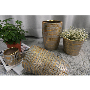 Grand pot à fleurs d'intérieur en céramique dorée en forme de bol pour animaux - Product Image 2